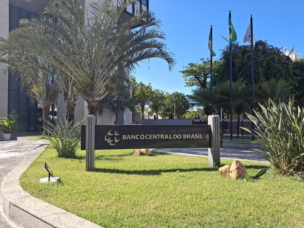 Veja como o economista atua no setor público, em áreas como planejamento, orçamento e políticas públicas.