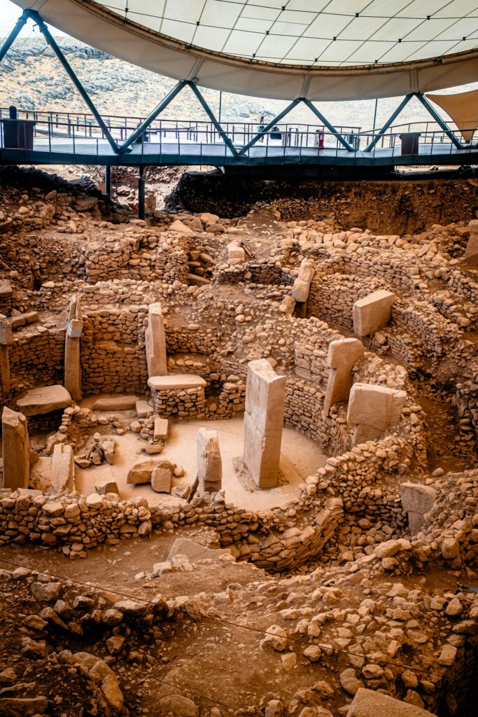sitio arqueológico  na Turquia em que trabalham os arqueólogos na escavação.